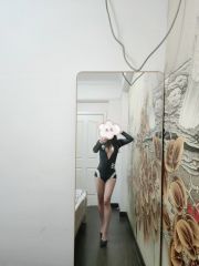 跪式毒龙面具少妇