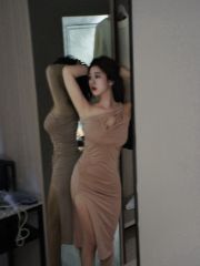 皮肤很好很性感大胸妹妹