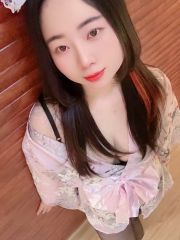 丰满年轻小姐姐