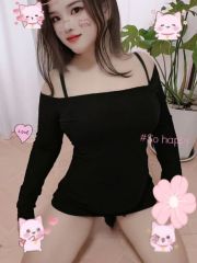 白嫩大长腿御姐