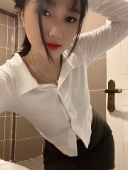甜美嫩逼尤物