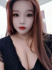 大胸翘臀骚少妇