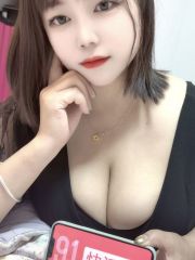 大胸辣妹子
