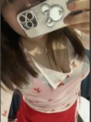 E乳巨臀风骚姐姐
